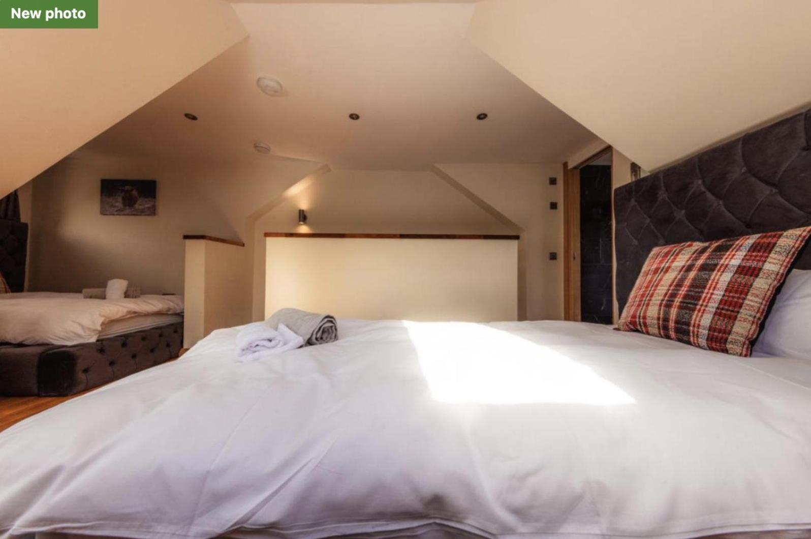 Luxury Cottage With Stunning Views Near Fairy Pools - School House 3 Carbost  Ngoại thất bức ảnh