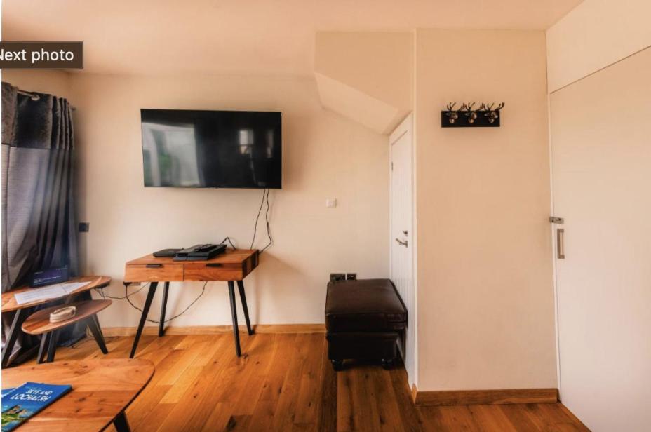 Luxury Cottage With Stunning Views Near Fairy Pools - School House 3 Carbost  Ngoại thất bức ảnh